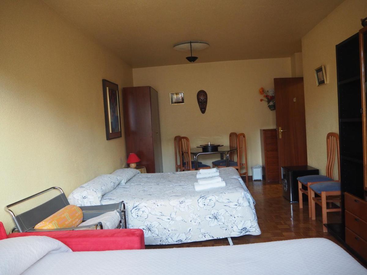 Pension Acella Pamplona Exteriér fotografie
