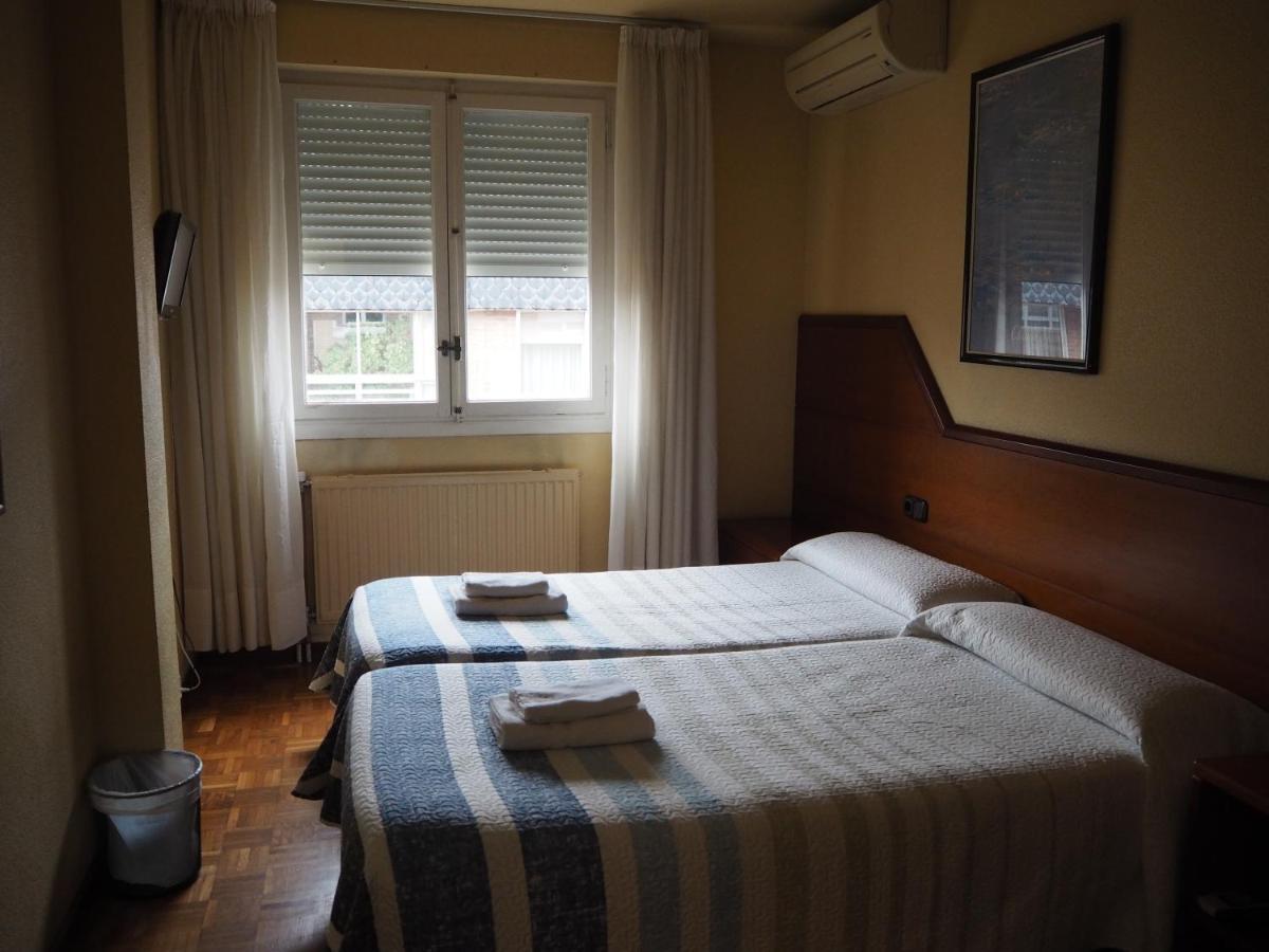 Pension Acella Pamplona Exteriér fotografie